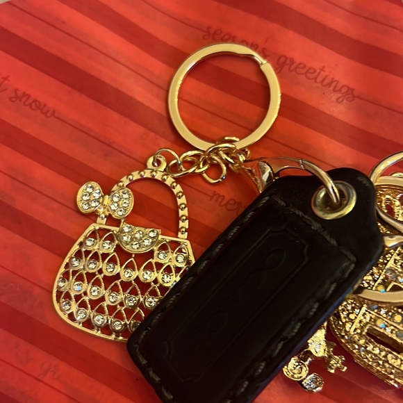 Sold elsewhere Beautiful purse charm key chains Gold Coach Carriage - Picture 7 of 12